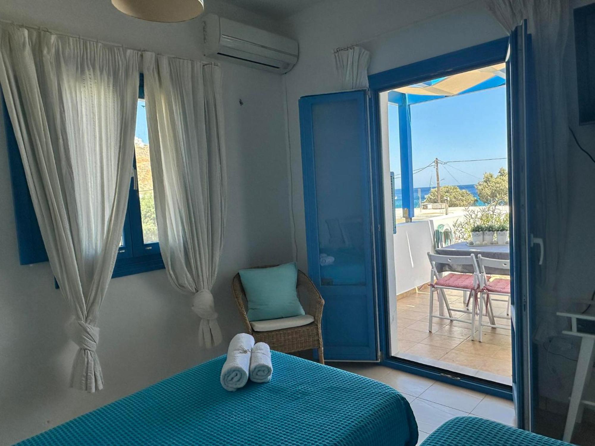Blue Meadow Villa Livadi  ภายนอก รูปภาพ