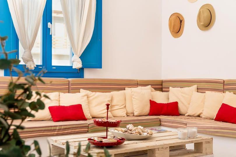 Blue Meadow Villa Livadi  ภายนอก รูปภาพ