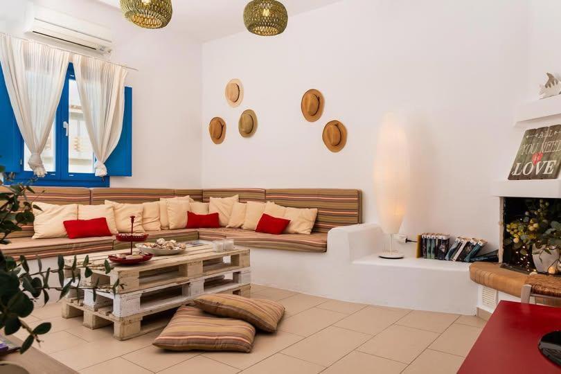 Blue Meadow Villa Livadi  ภายนอก รูปภาพ